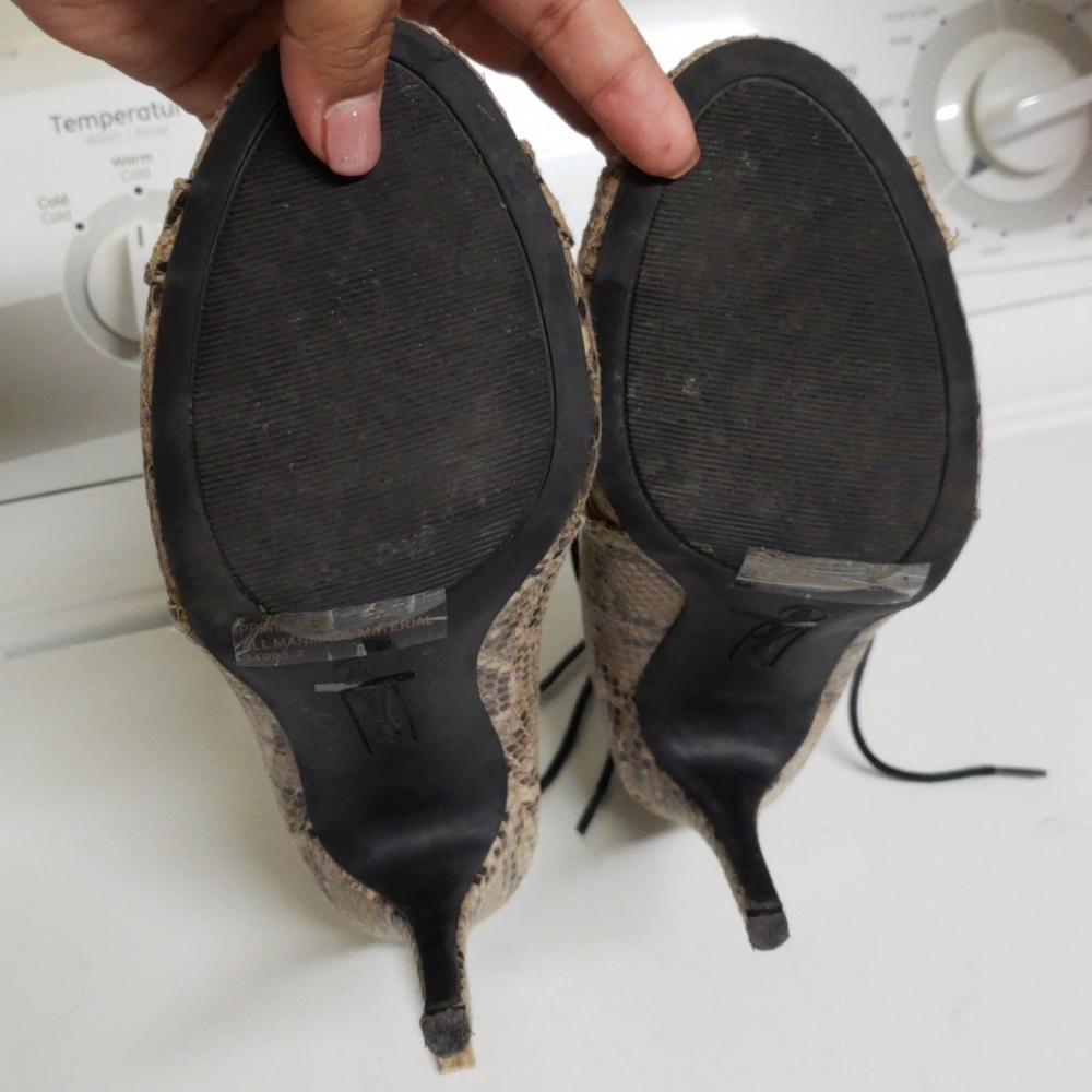 Heels - Picture 2 of 3